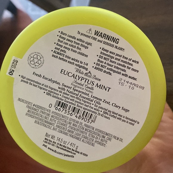 White Barn Eucalyptus Mint Candle - Picture 3 of 6